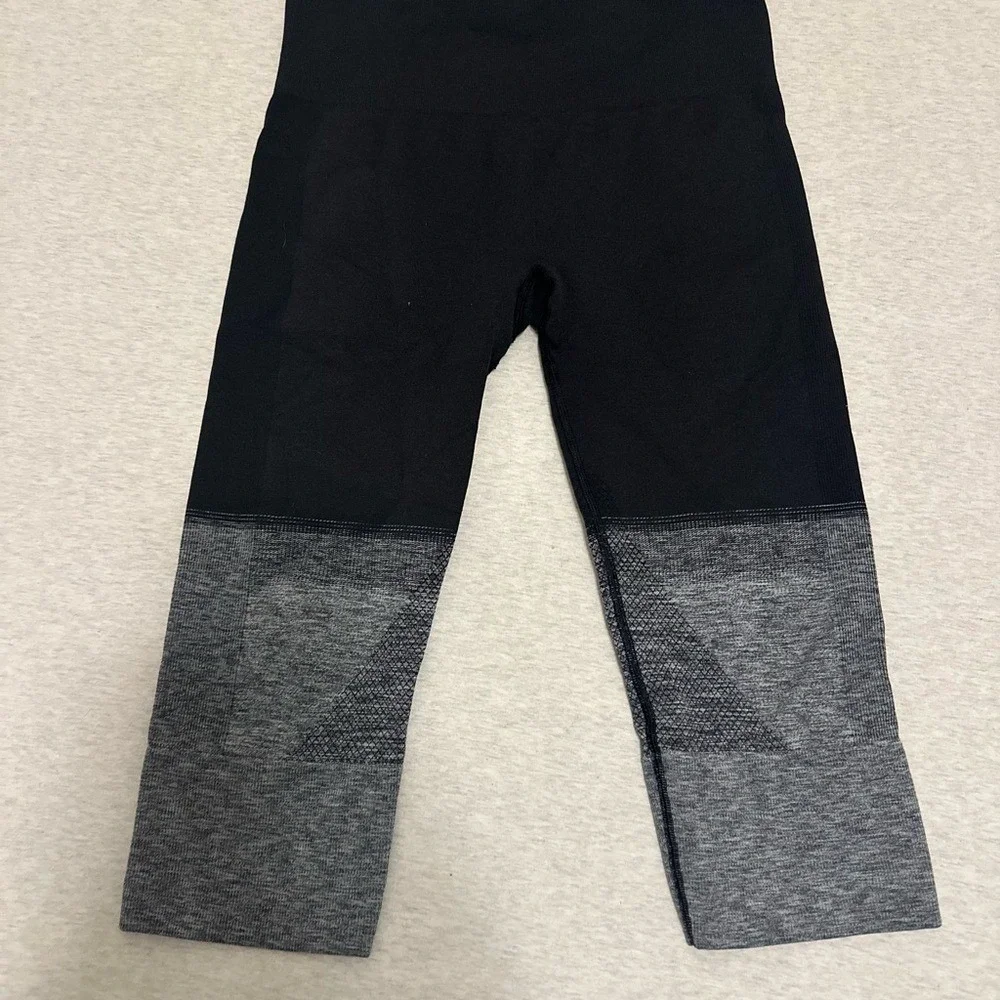 Lululemon Athletica Two-Tone‎ Black and Gray Leggings